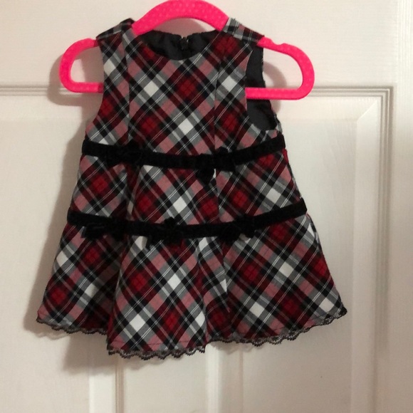 Christmas Dress - Picture 1 of 3